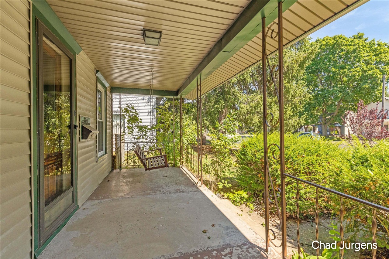 Photo 3 of Single family home for sale at 517 N Michigan Ave, Big Rapids, MI 49307 | MLS# 70555073 | Listing updated on 2026-09-14