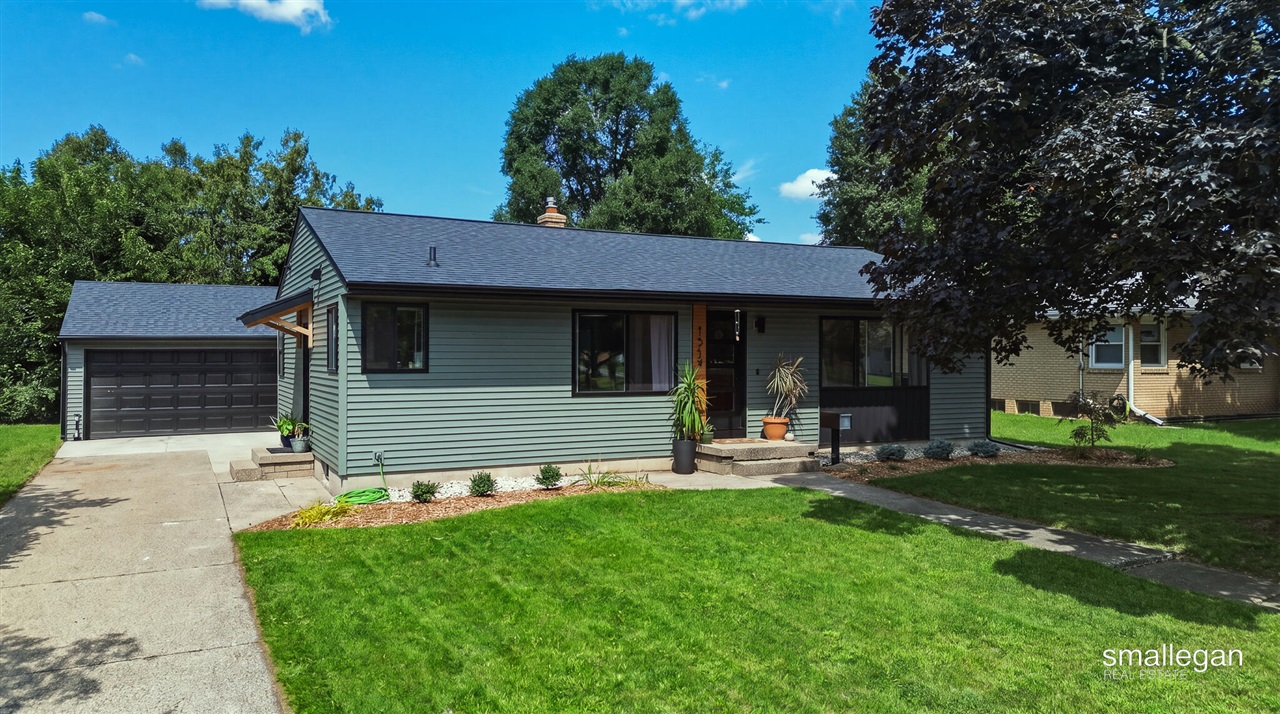 1st image of 1517 32nd St, Wyoming, MI 49509 | MLS# 70555091