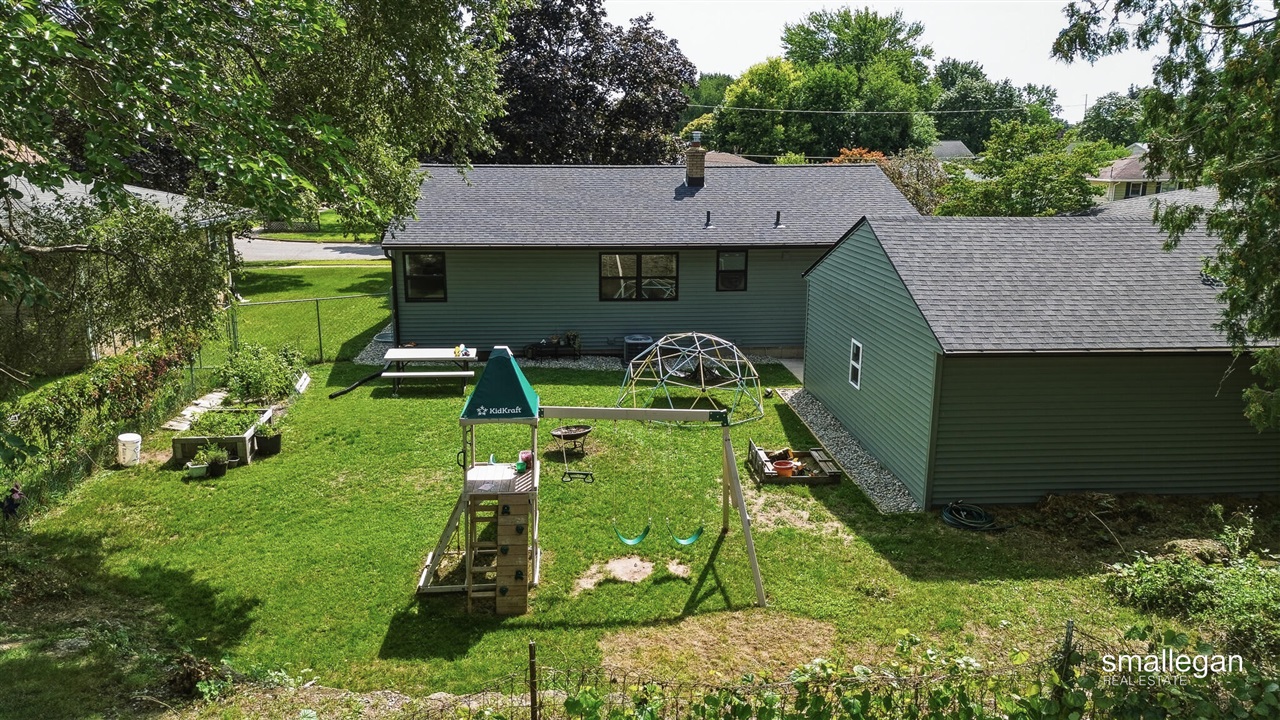 2nd image of 1517 32nd St, Wyoming, MI 49509 | MLS# 70555091