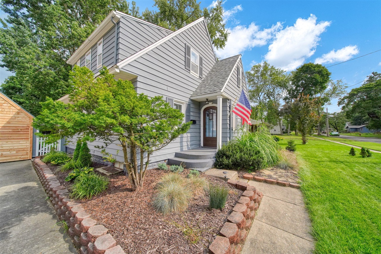 Photo 2 of Single family home for sale at 1968 Elm St, Holt, MI 48842 | MLS# 70555099 | Listing updated on 2026-10-06