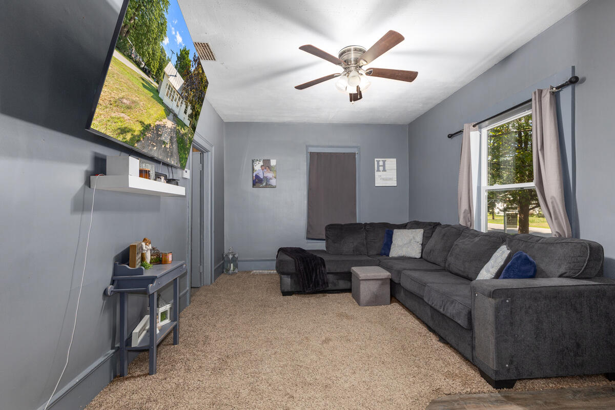 Photo 4 of Single family home for sale at 220 N Lincoln St, Howard City, MI 49329 | MLS# 70555123 | Listing updated on 2026-10-05