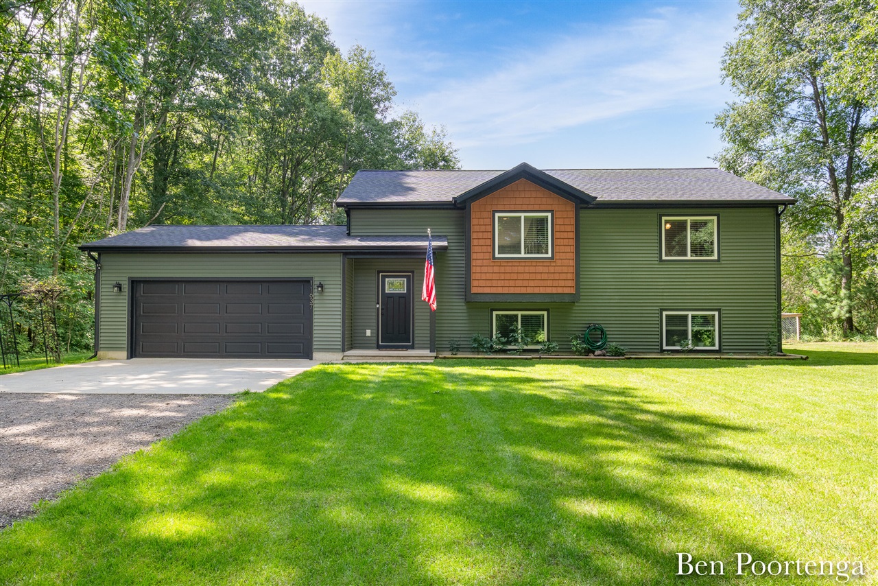 1st image of 11637 Crimson Creek Dr, Gowen, MI 49326 | MLS# 70555156