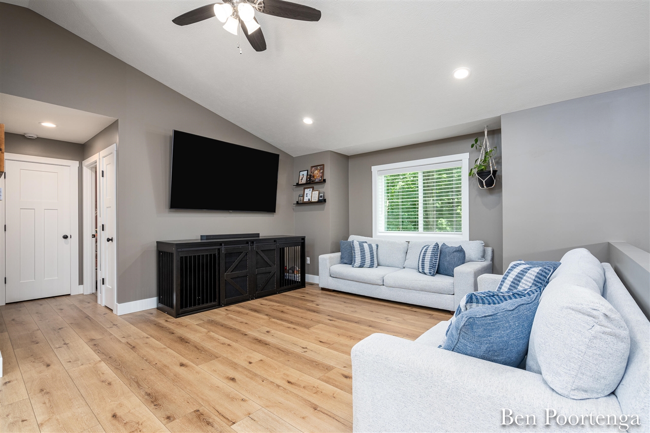 5th image of 11637 Crimson Creek Dr, Gowen, MI 49326 | MLS# 70555156