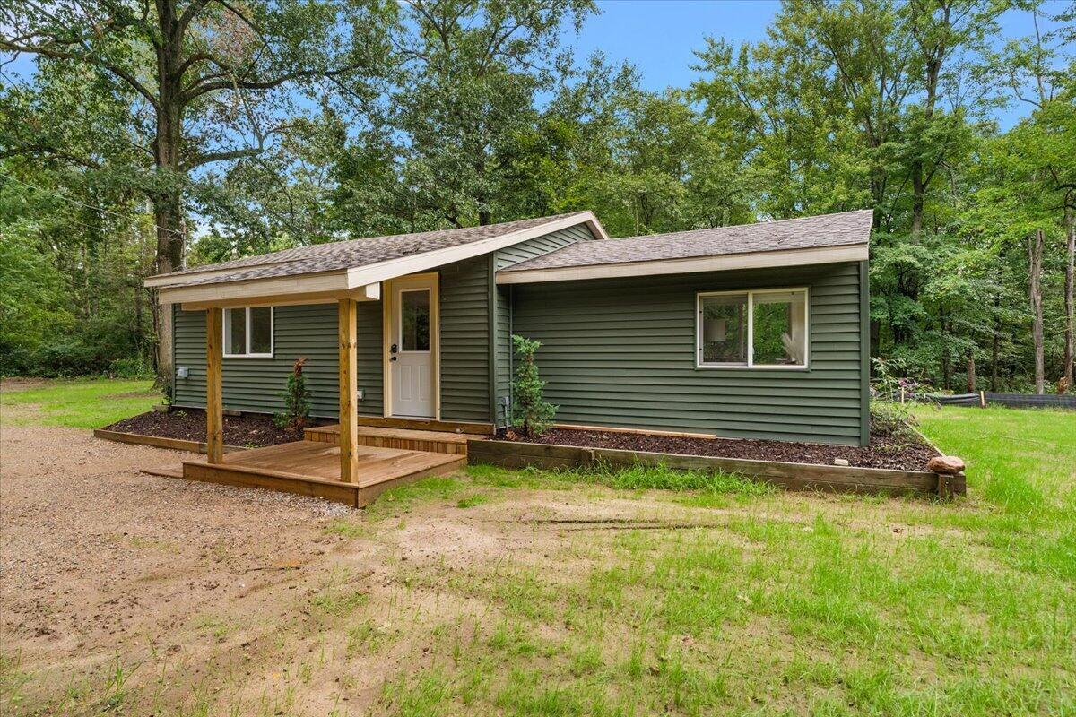 Photo 4 of Single family home for sale at 1875 11 Mile Rd, Comstock Park, MI 49321 | MLS# 70555191 | Listing updated on 2026-10-06
