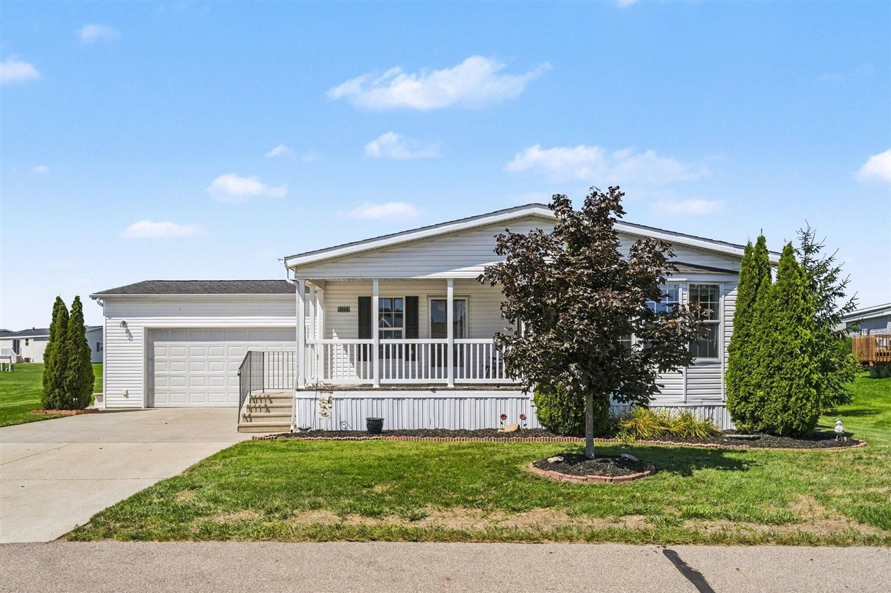Photo 3 of Single family home for sale at 4144 Doxee Dr, Allendale, MI 49401 | MLS# 70555215 | Listing updated on 2026-09-01