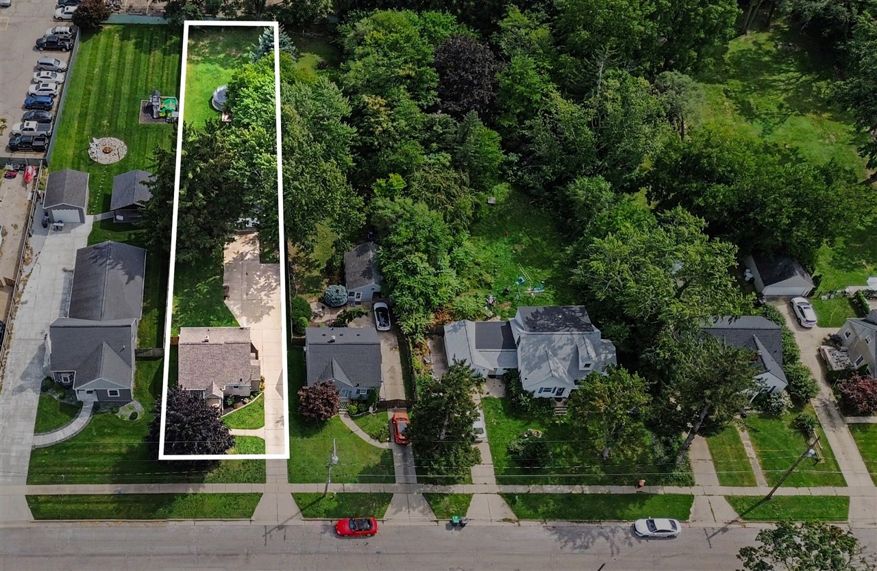 1st image of 2490 Hague Ave, Wyoming, MI 49519 | MLS# 70555261