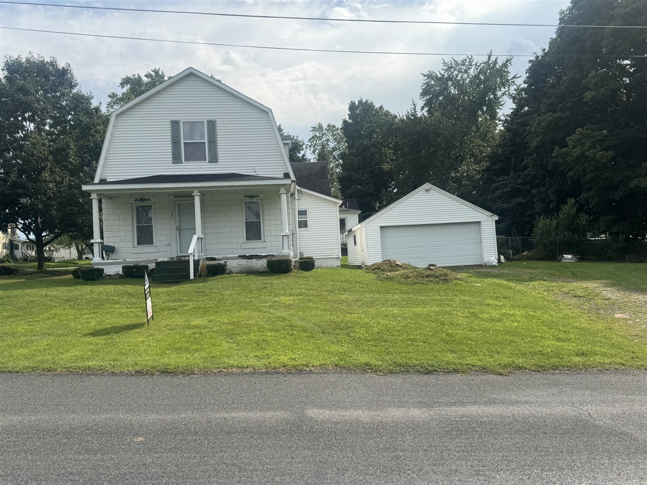 Photo 1 of Single family home for sale at 121 E Isabelle St, Belding, MI 48809 | MLS# 70555266 | Listing updated on 2026-10-03