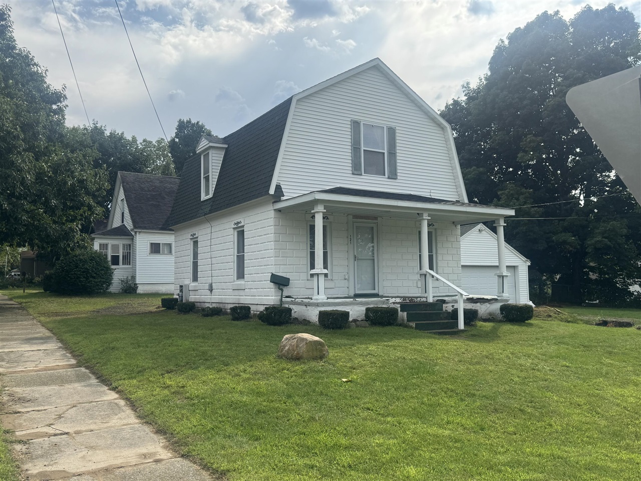 Photo 2 of Single family home for sale at 121 E Isabelle St, Belding, MI 48809 | MLS# 70555266 | Listing updated on 2026-10-03
