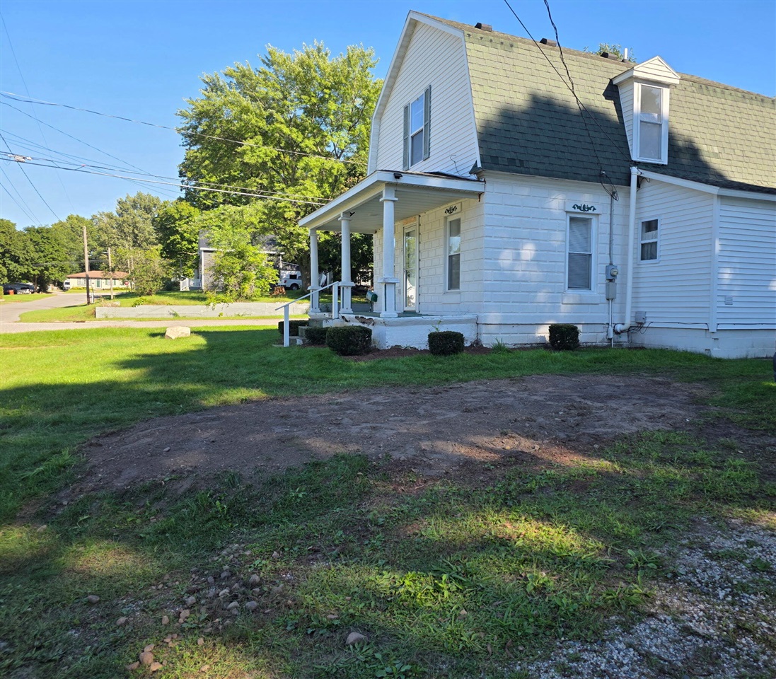 Photo 3 of Single family home for sale at 121 E Isabelle St, Belding, MI 48809 | MLS# 70555266 | Listing updated on 2026-10-03