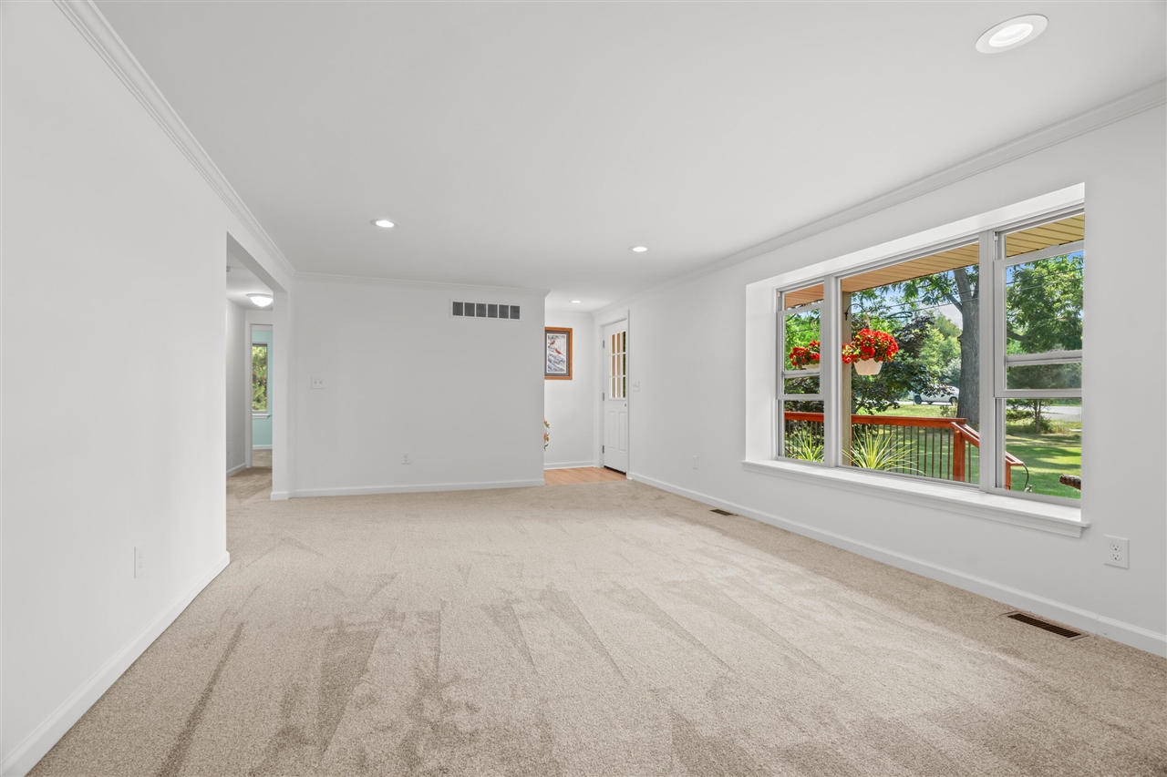 Photo 3 of Single family home for sale at 9996 Highland Rd, White Lake, MI 48386 | MLS# 70555285 | Listing updated on 2026-09-23
