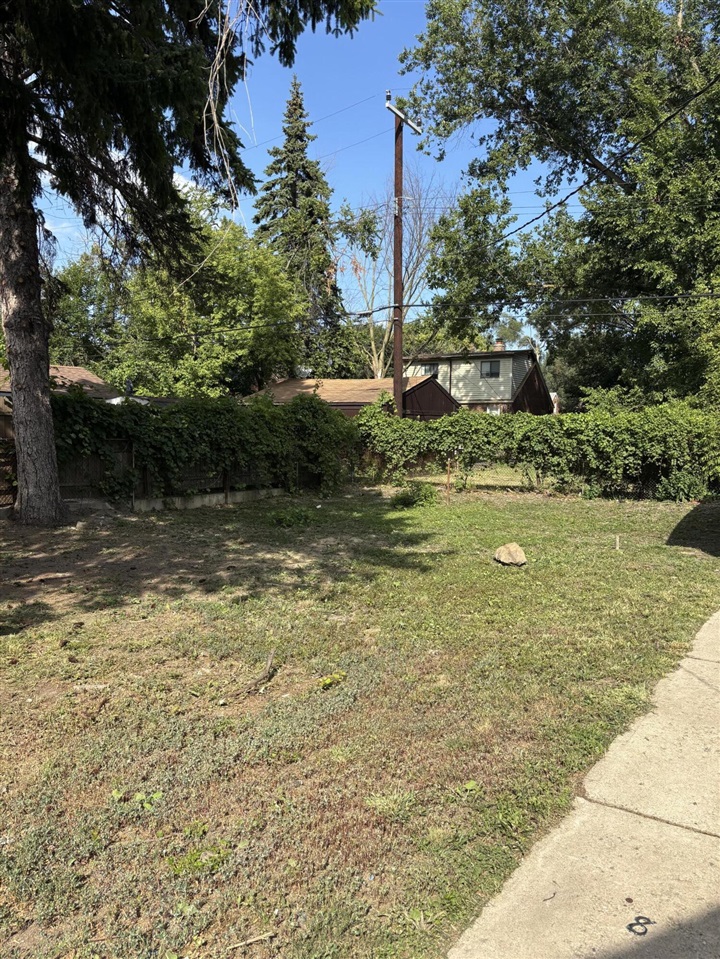 Photo 2 of Sale Pending at 11646 Glastonbury Ave, Detroit, MI 48228 | MLS# 70555300 | Listing updated on 2026-09-15