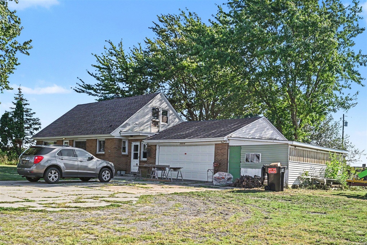 Photo 3 of Single family home for sale at 3880 Lincoln Rd, Holland, MI 49423 | MLS# 70555330 | Listing updated on 2026-09-01
