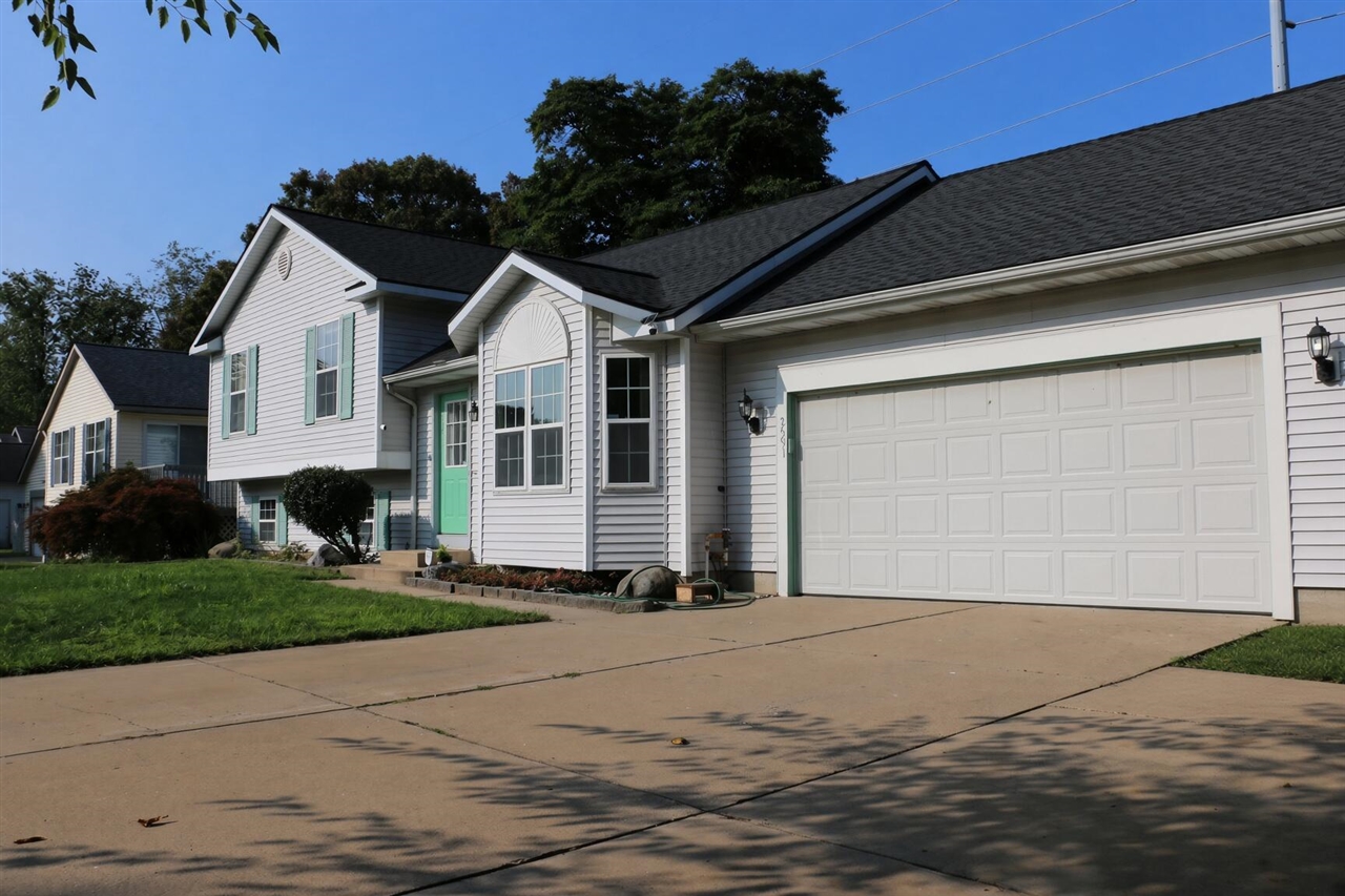 Photo 3 of Single family home for sale at 2591 W Pine Ln, Holland, MI 49424 | MLS# 70555358 | Listing updated on 2026-09-17
