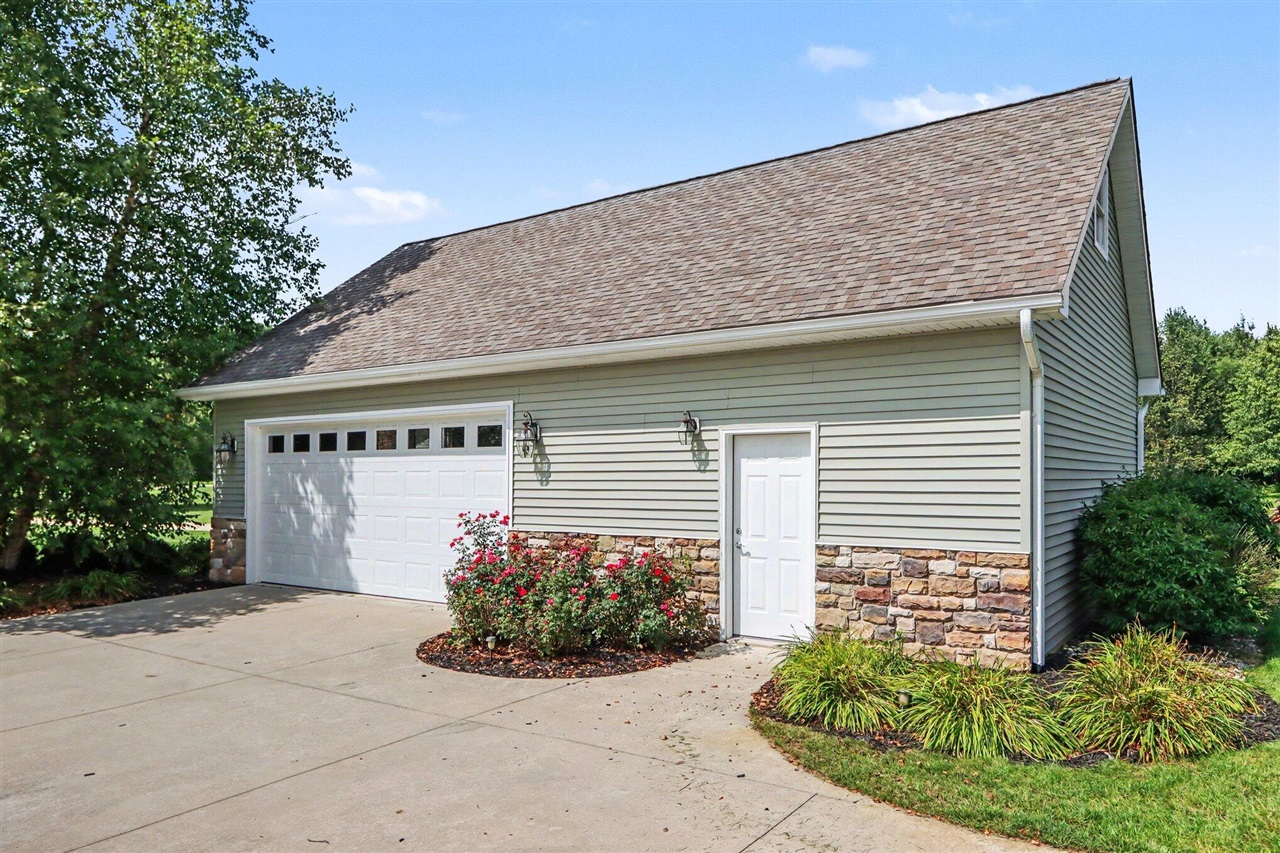 Photo 4 of Single family home for sale at 2421 Hickory Ridge, Galesburg, MI 49053 | MLS# 70555367 | Listing updated on 2026-10-03