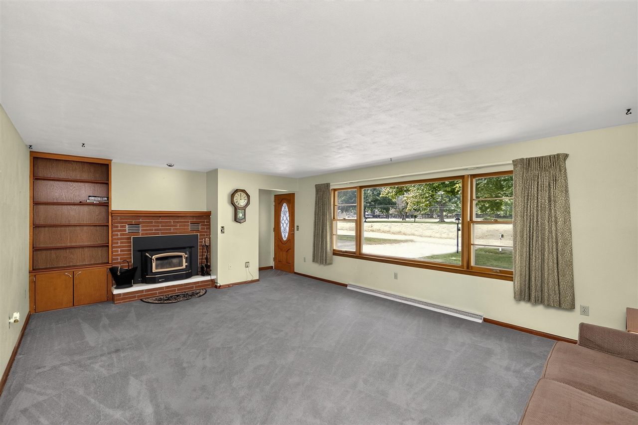Photo 4 of Single family home for sale at 128 Schirmer Pkwy, Buchanan, MI 49107 | MLS# 70555376 | Listing updated on 2026-09-13