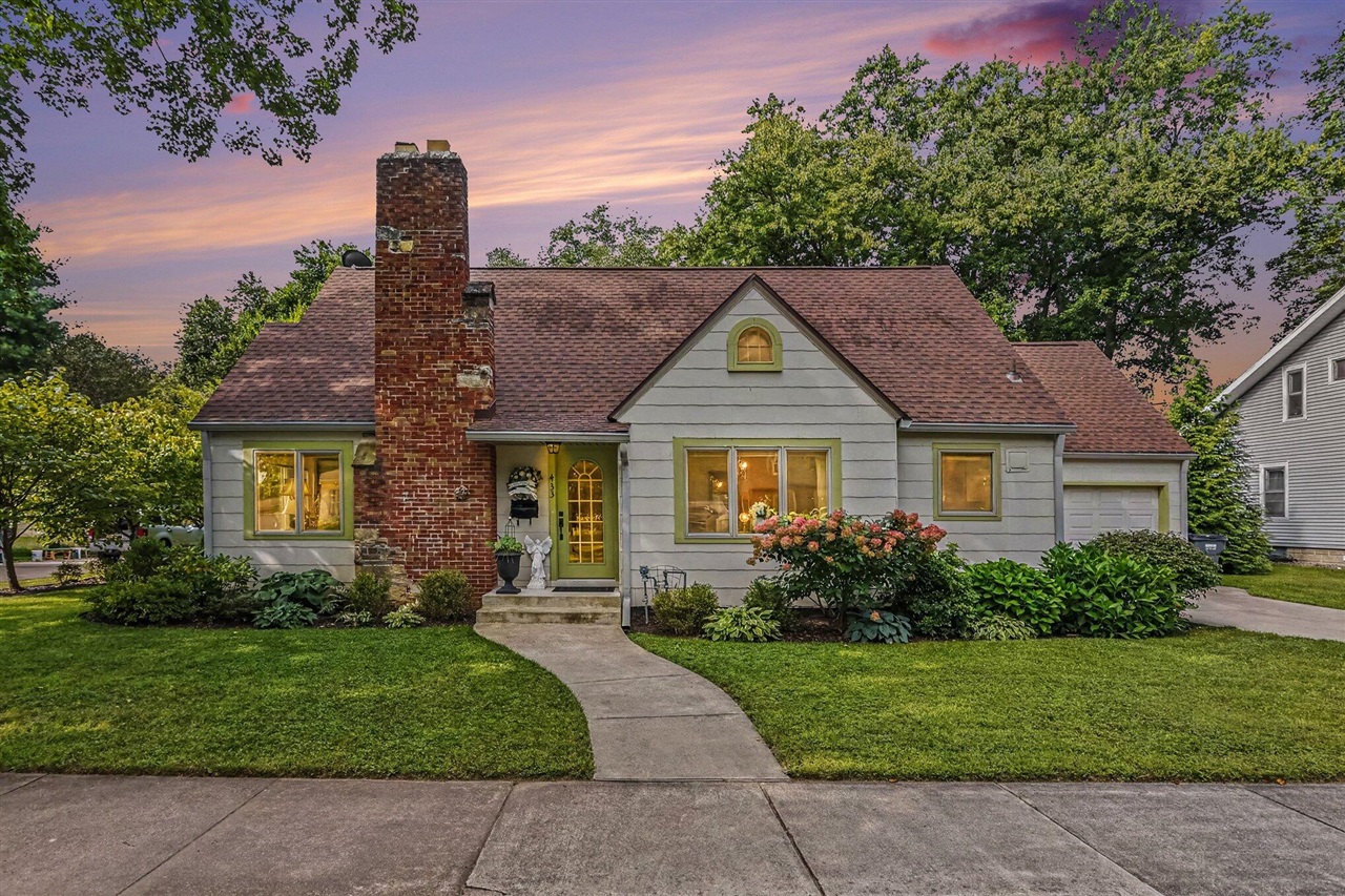 Photo 3 of Sale Pending at 433 S Cass St, Berrien Springs, MI 49103 | MLS# 70555386 | Listing updated on 2026-09-02