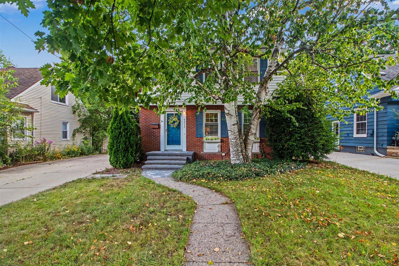 Photo 3 of Single family home for sale at 2011 Miller Ave, Ann Arbor, MI 48103 | MLS# 70555415 | Listing updated on 2026-09-29
