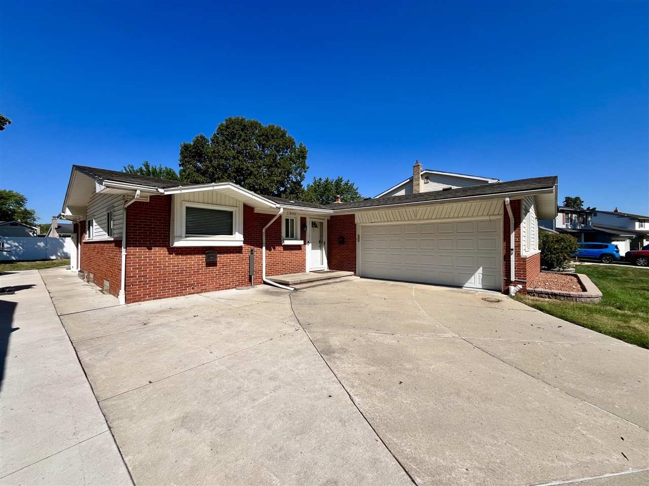 Photo 2 of Single family home for sale at 19342 Coventry Dr, Riverview, MI 48193 | MLS# 70555450 | Listing updated on 2026-09-16