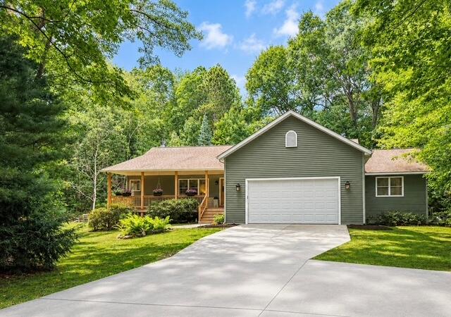 Photo 1 of Single family home for sale at 6550 W Forest Edge Dr, Ludington, MI 49431 | MLS# 70555458 | Listing updated on 2026-09-03
