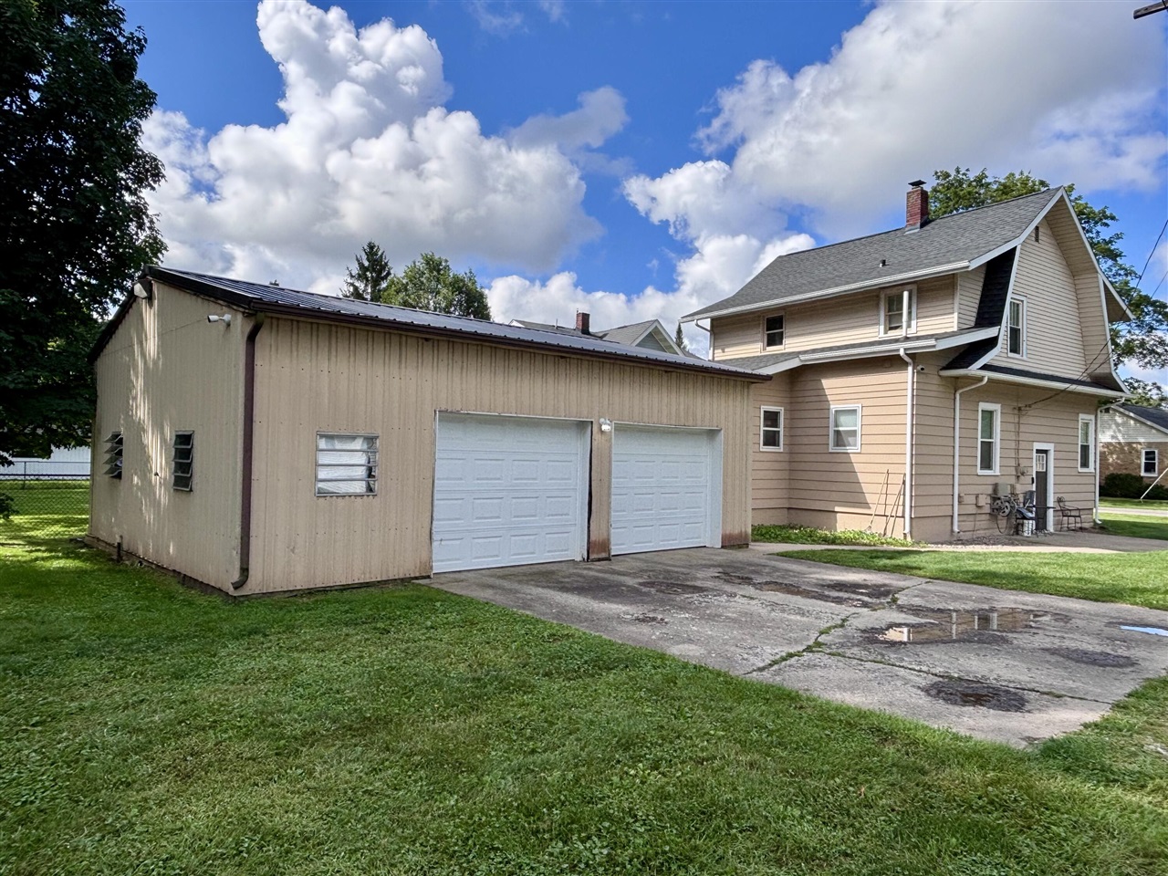 Photo 4 of Single family home for sale at 111 Arden Park Ave, Sturgis, MI 49091 | MLS# 70555467 | Listing updated on 2026-10-06