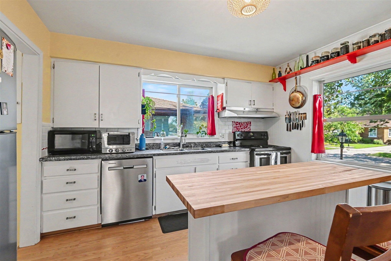 Photo 5 of Single family home for sale at 147 W 29th Street, Holland, MI 49423 | MLS# 70555502 | Listing updated on 2026-09-05