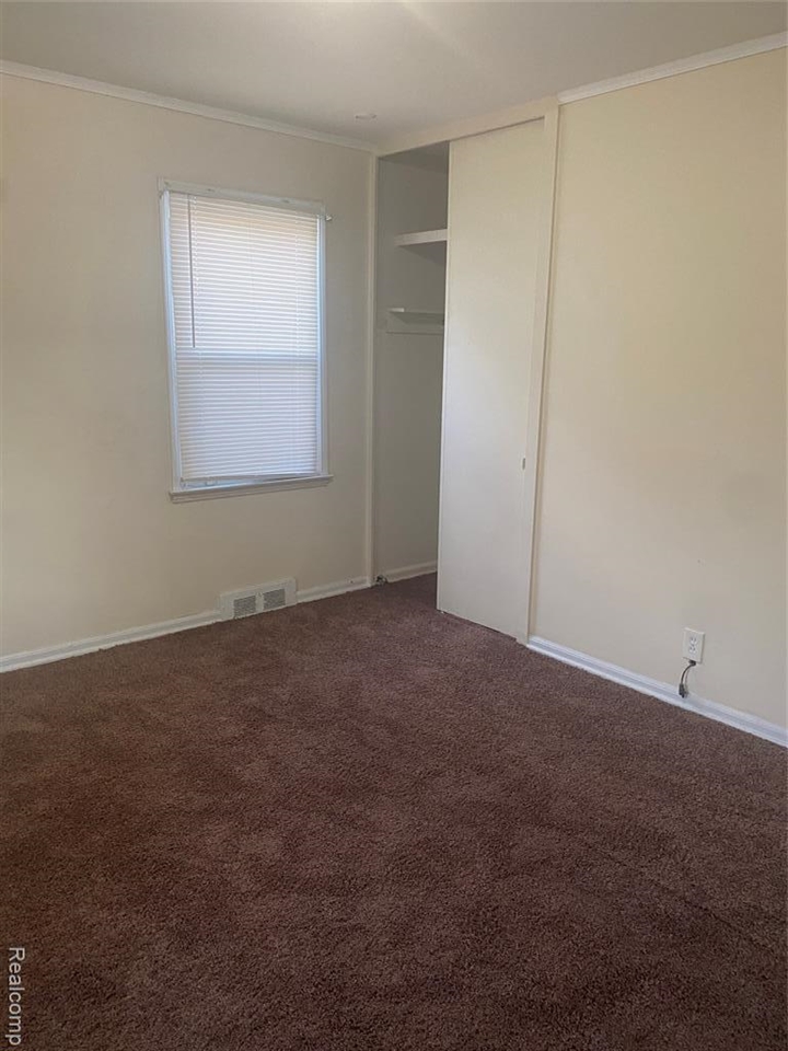 Photo 39 of Single family home for sale at 10641 S Troy St, Oak Park, MI 48237 | MLS# 70555508 | Listing updated on 2026-09-04