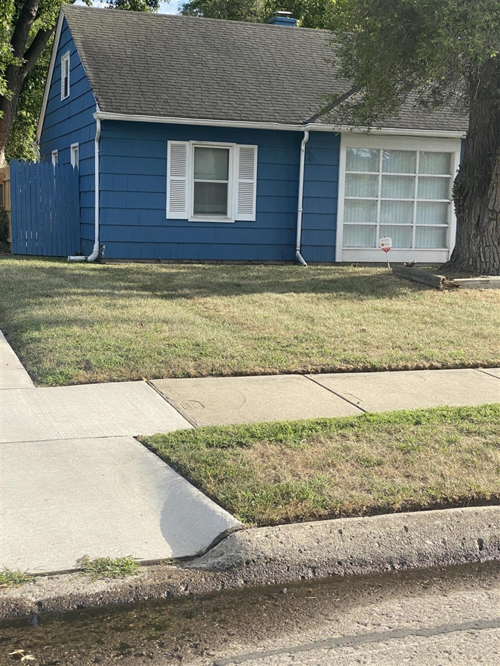Photo 5 of Single family home for sale at 10641 S Troy St, Oak Park, MI 48237 | MLS# 70555508 | Listing updated on 2026-09-04