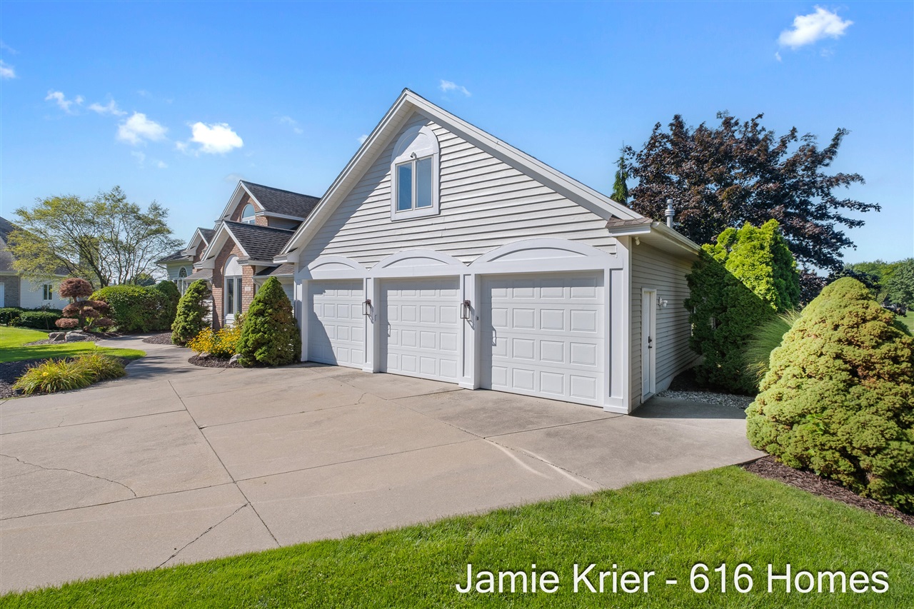 Photo 3 of Single family home for sale at 7105 Placid Pointe Ct, Caledonia, MI 49316 | MLS# 70555512 | Listing updated on 2026-10-05