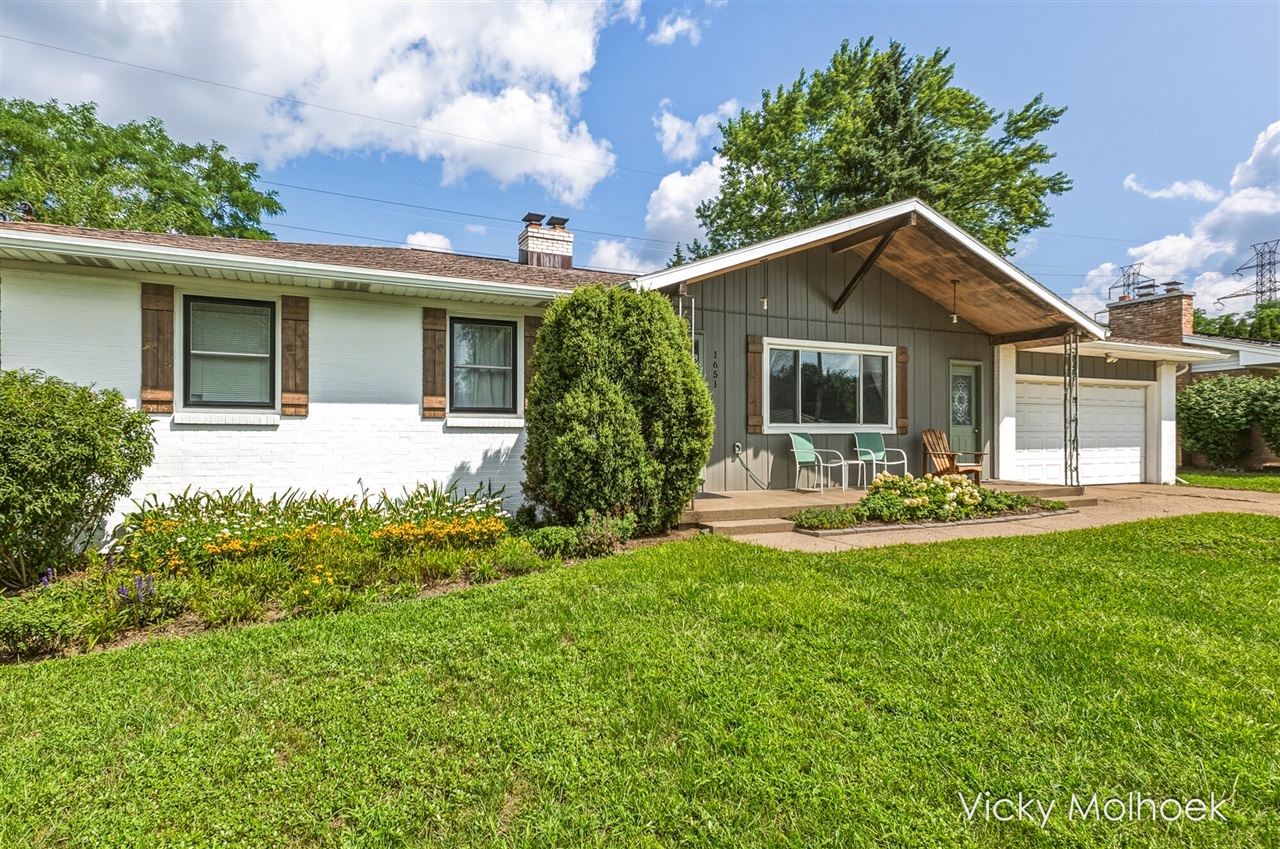 Photo 1 of Single family home for sale at 1651 Sunny Creek St, Kentwood, MI 49508 | MLS# 70555525 | Listing updated on 2026-09-18