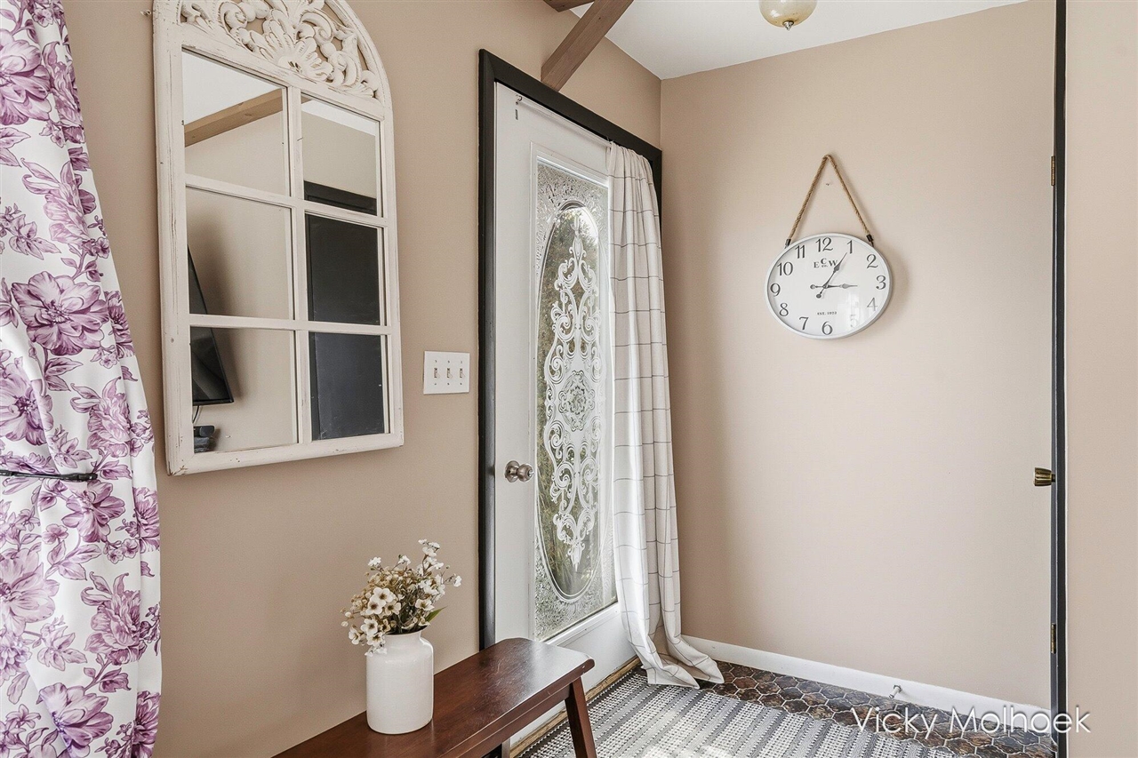 Photo 4 of Single family home for sale at 1651 Sunny Creek St, Kentwood, MI 49508 | MLS# 70555525 | Listing updated on 2026-09-18