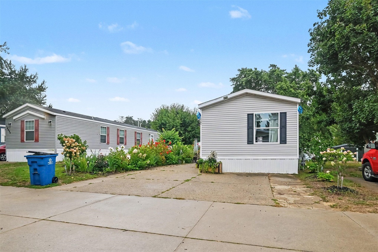 Photo 2 of Single family home for sale at 14504 Winding Crk Ln, West Olive, MI 49460 | MLS# 70555550 | Listing updated on 2026-09-04