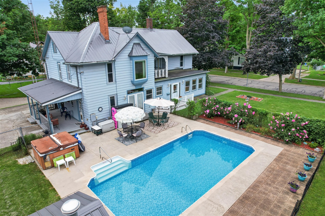 Photo 3 of Single family home for sale at 507 Grove St, Hudson, MI 49247 | MLS# 70555575 | Listing updated on 2026-09-02