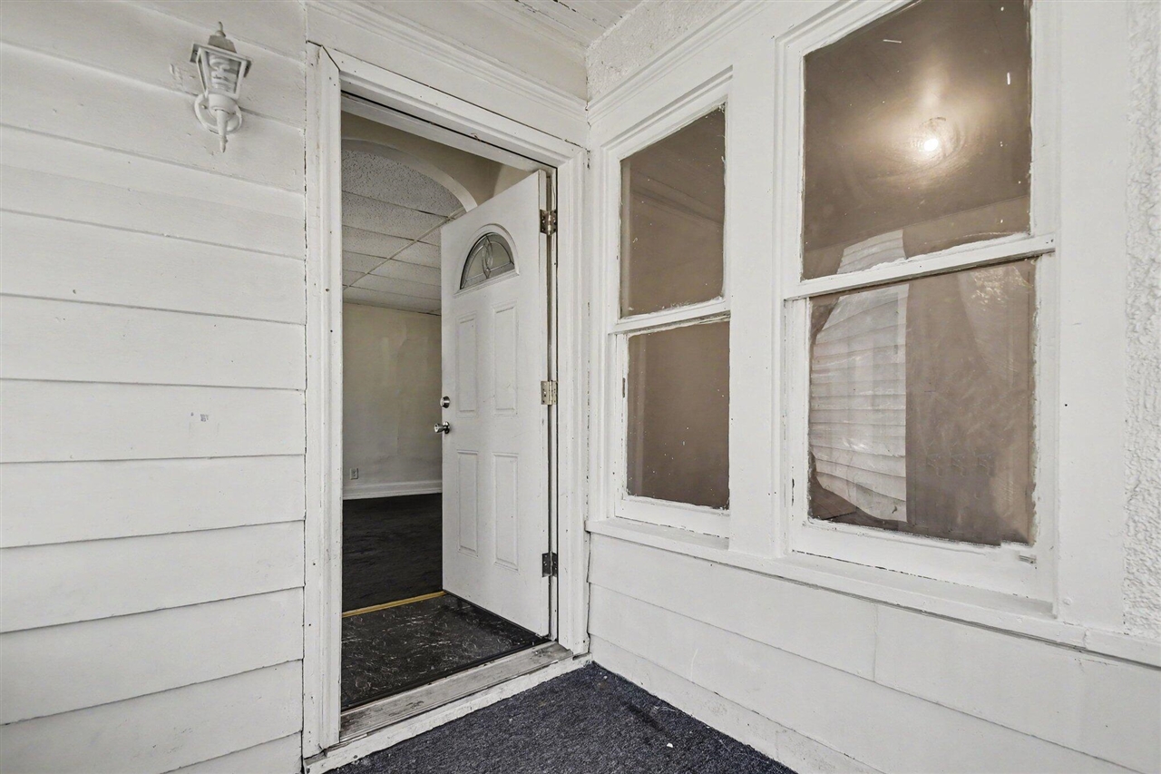 Photo 3 of Single family home for sale at 1088 Ogden Ave, Benton Harbor, MI 49022 | MLS# 70555581 | Listing updated on 2026-09-19