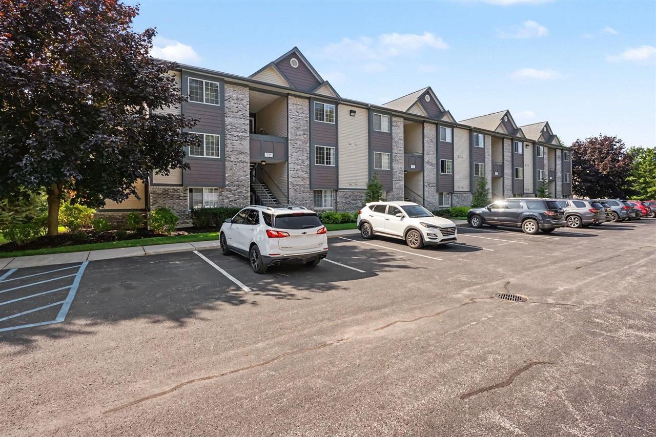Photo 2 of Condo for sale at 18400 N Ridge Ct #17, Spring Lake, MI 49456 | MLS# 70555590 | Listing updated on 2026-09-03