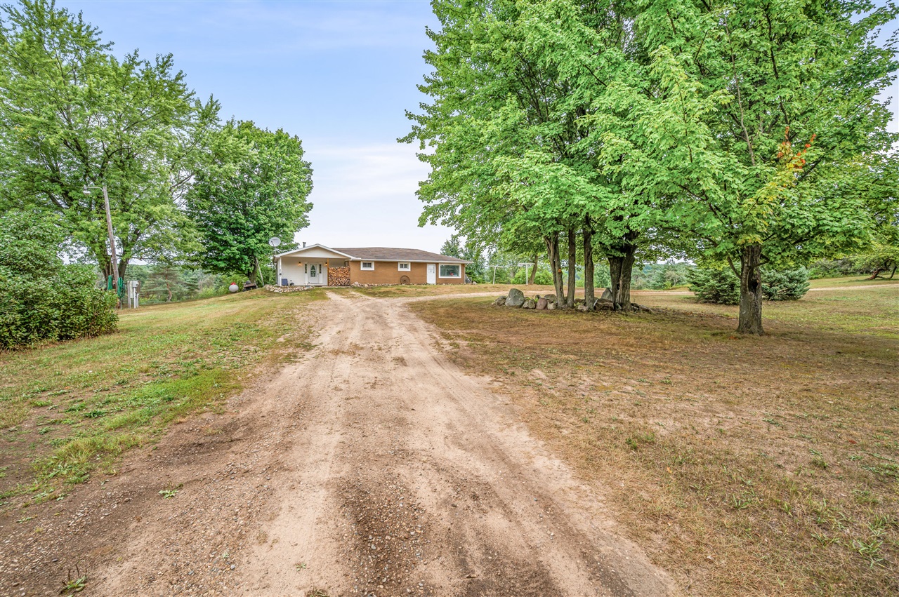 Photo 1 of Sale Pending at 6584 E 96th Street, Reed City, MI 49677 | MLS# 70555602 | Listing updated on 2026-09-15