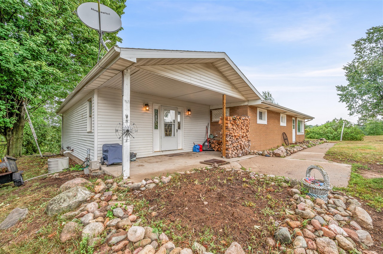 Photo 3 of Sale Pending at 6584 E 96th Street, Reed City, MI 49677 | MLS# 70555602 | Listing updated on 2026-09-15