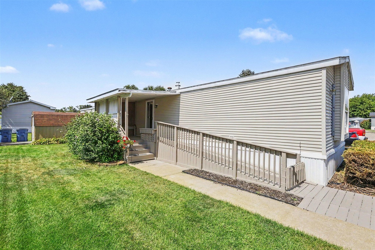 Photo 3 of Single family home for sale at 69205 Garver Lake Rd #52, Edwardsburg, MI 49112 | MLS# 70555618 | Listing updated on 2026-09-21