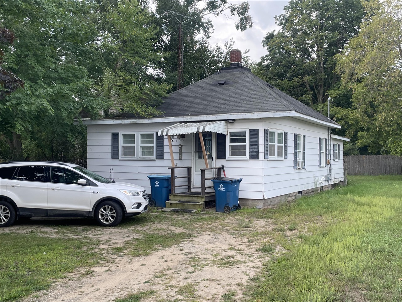 Photo 1 of Single family home for sale at 217 S Apple Ave, Hart, MI 49420 | MLS# 70555625 | Listing updated on 2026-09-01