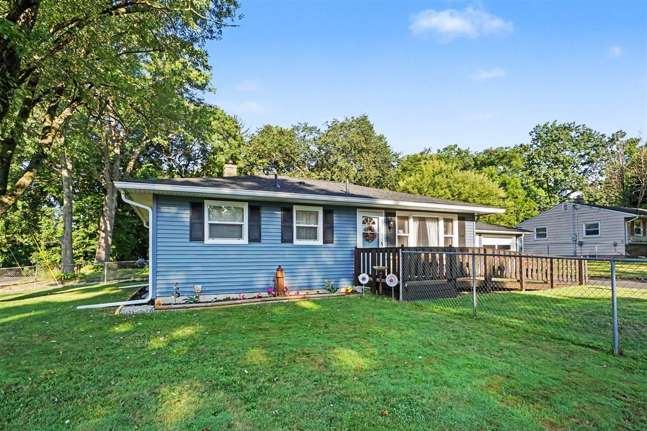Photo 3 of Single family home for sale at 1207 Elkerton Ave, Kalamazoo, MI 49048 | MLS# 70555631 | Listing updated on 2026-09-04
