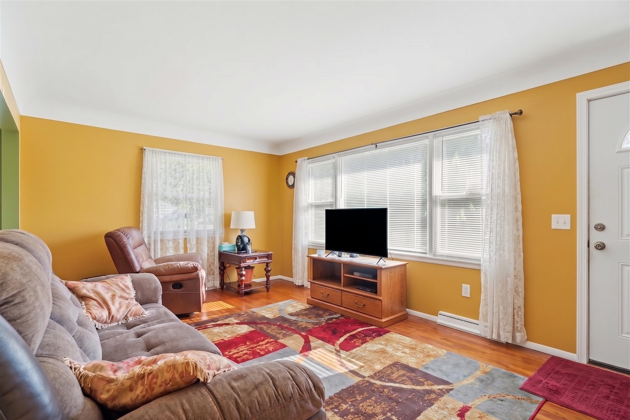 Photo 4 of Single family home for sale at 1207 Elkerton Ave, Kalamazoo, MI 49048 | MLS# 70555631 | Listing updated on 2026-09-04