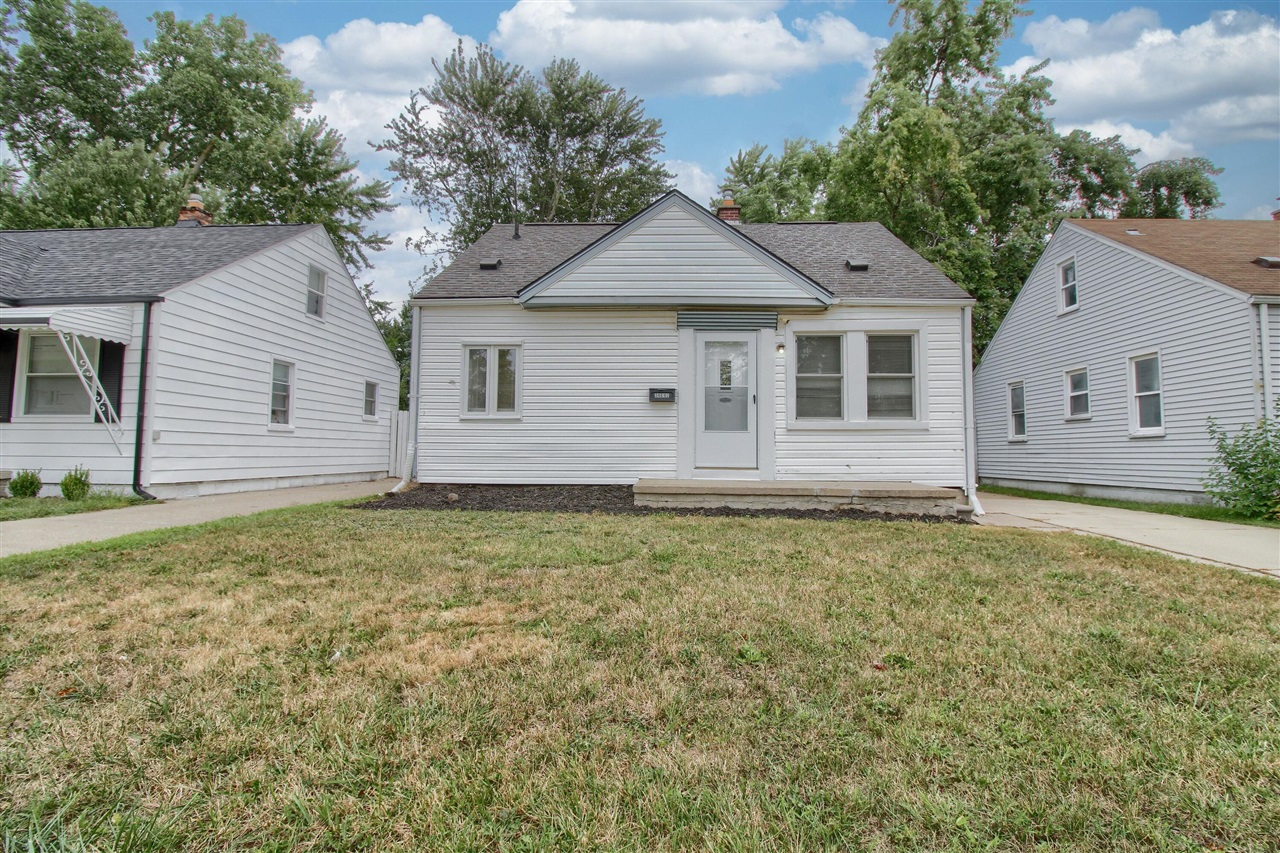 Photo 1 of Sale Pending at 24682 Annapolis St, Dearborn Heights, MI 48125 | MLS# 70555636 | Listing updated on 2026-09-17