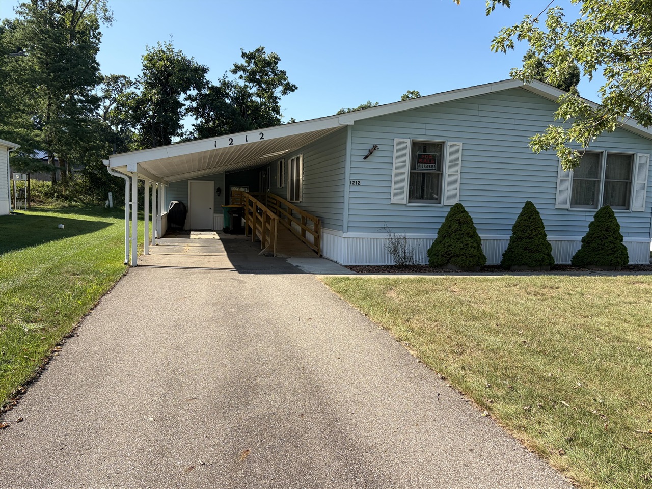 Photo 2 of Single family home for sale at 1212 Oak Brk Ln, Portage, MI 49002 | MLS# 70555649 | Listing updated on 2026-09-12