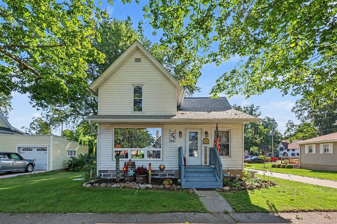 Photo 1 of Sale Pending at 812 6th Avenue, Lake Odessa, MI 48849 | MLS# 70555666 | Listing updated on 2026-09-15