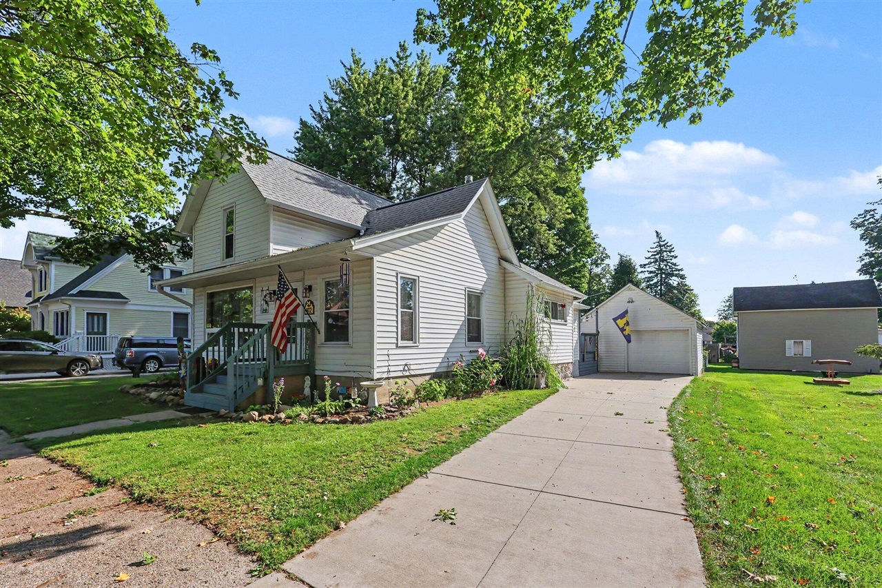 Photo 3 of Sale Pending at 812 6th Avenue, Lake Odessa, MI 48849 | MLS# 70555666 | Listing updated on 2026-09-15