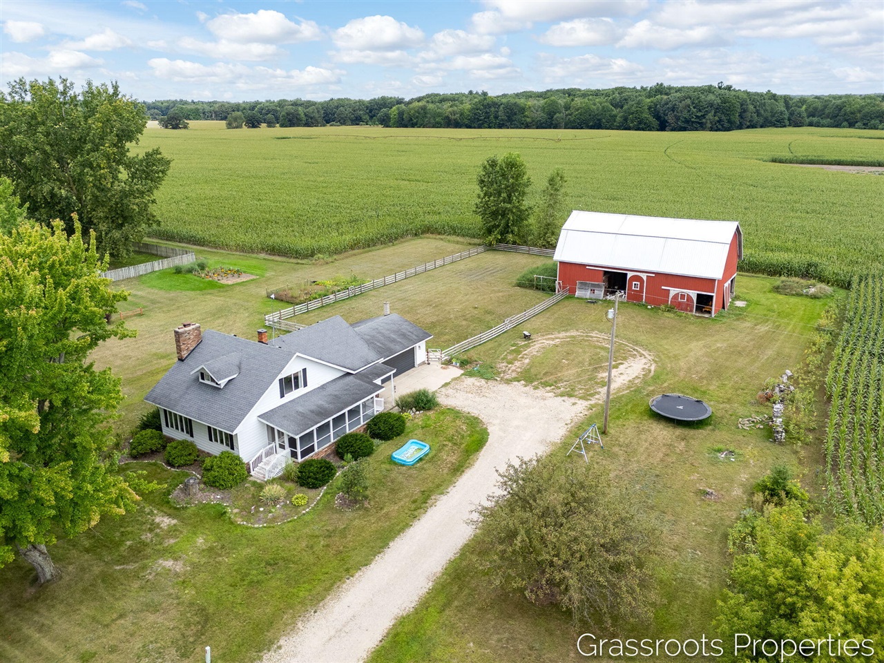 Photo 1 of Single family home for sale at 6196 W Sidney Rd, Sidney, MI 48885 | MLS# 70555693 | Listing updated on 2026-10-03