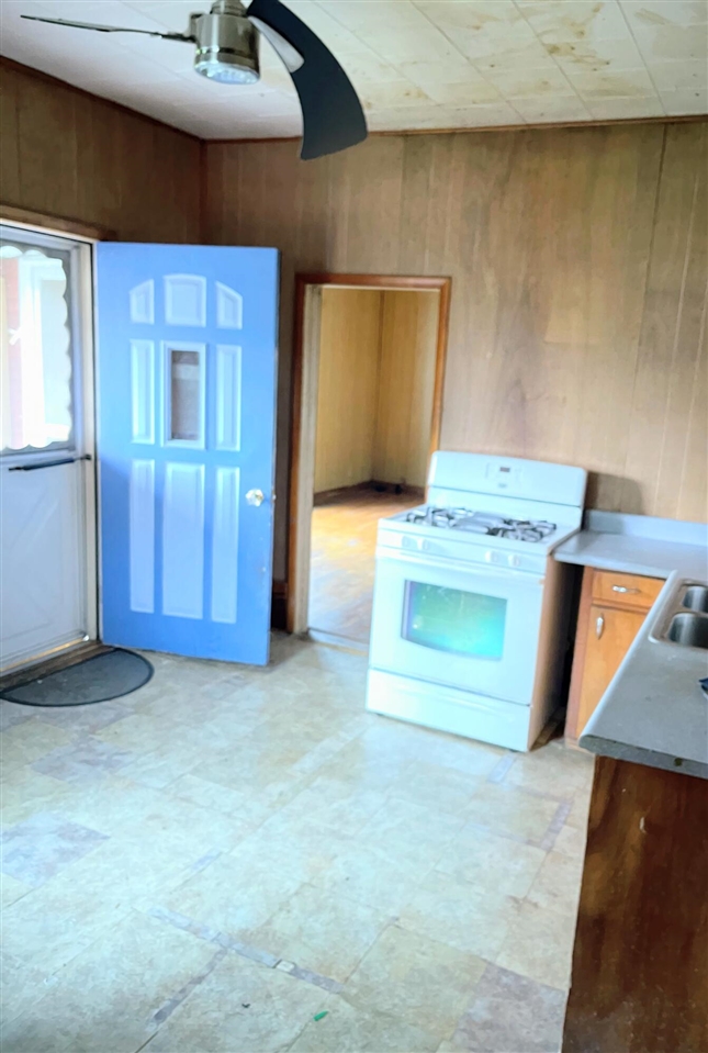 Photo 3 of Single family home for sale at 2632 Lincoln Ave, Saint Joseph, MI 49085 | MLS# 70555730 | Listing updated on 2026-10-07
