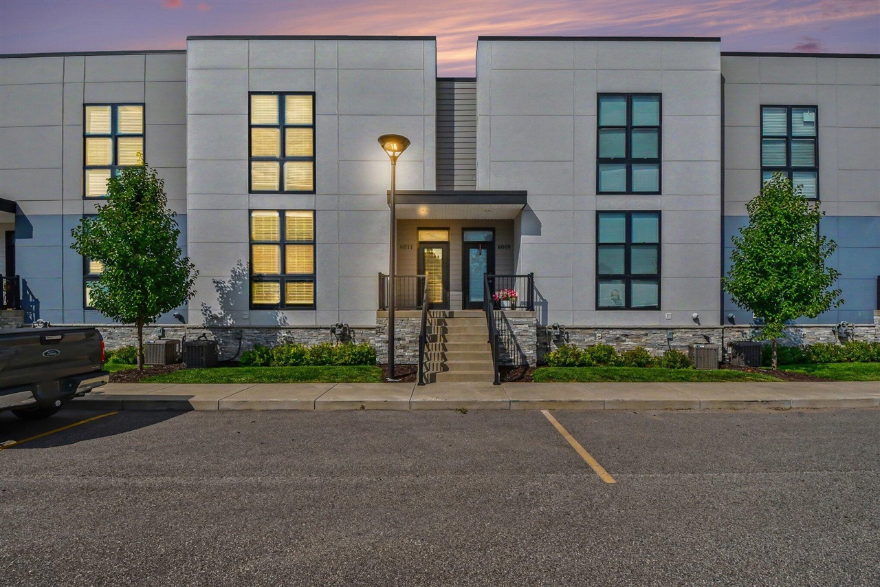 Photo 1 of Condo for sale at 6011 Port View Dr, Grand Rapids, MI 49512 | MLS# 70555756 | Listing updated on 2026-09-12