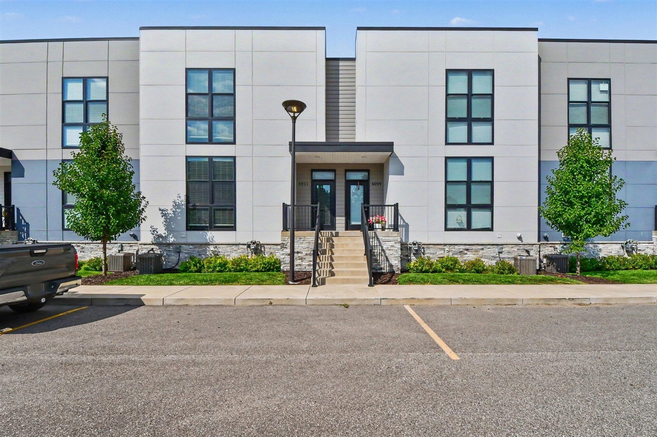 Photo 2 of Condo for sale at 6011 Port View Dr, Grand Rapids, MI 49512 | MLS# 70555756 | Listing updated on 2026-09-12