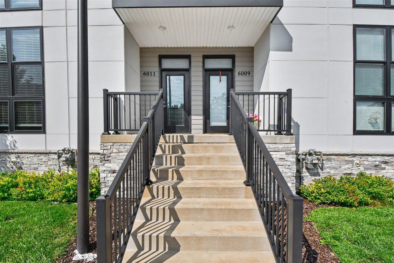 Photo 3 of Condo for sale at 6011 Port View Dr, Grand Rapids, MI 49512 | MLS# 70555756 | Listing updated on 2026-09-12