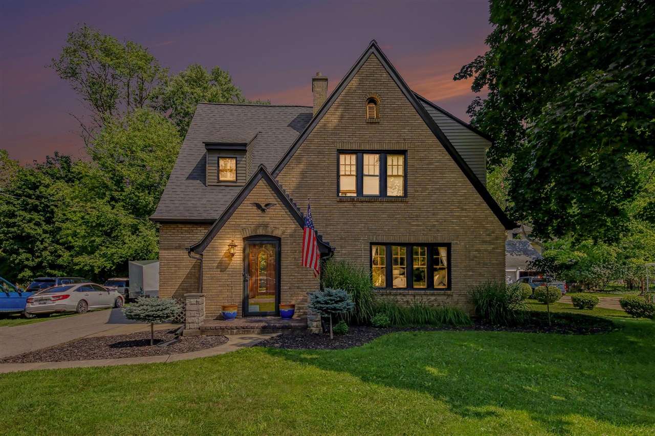 Photo 2 of Sale Pending at 1214 Oakleigh Ave, Grand Rapids, MI 49504 | MLS# 70555776 | Listing updated on 2026-09-29